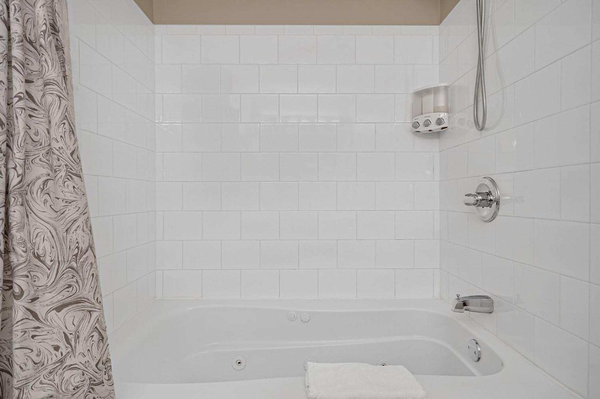 Lux Townhouse, Walk To All, Sleeps 6 Adults Λούισβιλ Εξωτερικό φωτογραφία