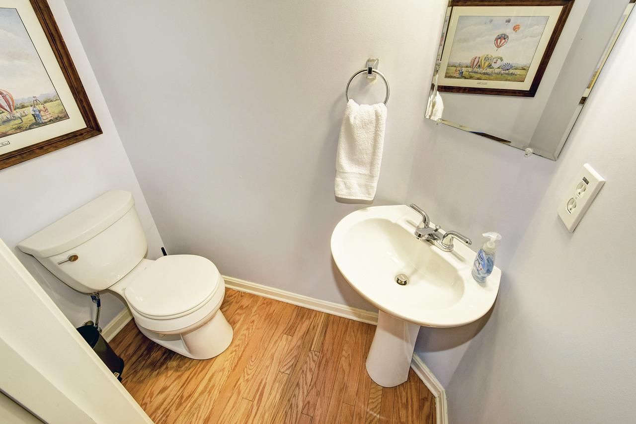 Lux Townhouse, Walk To All, Sleeps 6 Adults Λούισβιλ Εξωτερικό φωτογραφία